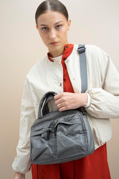 Matthew Cox Gray Byn2320 Model Handbag