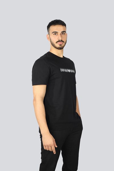 Emporio Armani Ανδρικό μαύρο μπλουζάκι - κανονική εφαρμογή, στρογγυλή λαιμόκοψη, εμπρός στάμπα, κοντό μανίκι EM 000574   AF12349-FC113