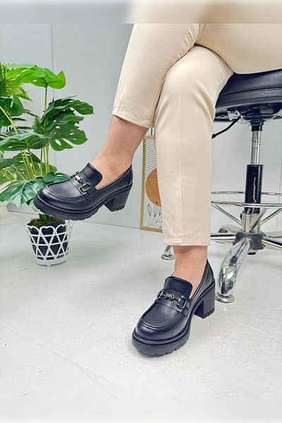 İmerShoes Дамски ежедневни черни мокасини с катарама, дебел ток и овална подметка, 76706