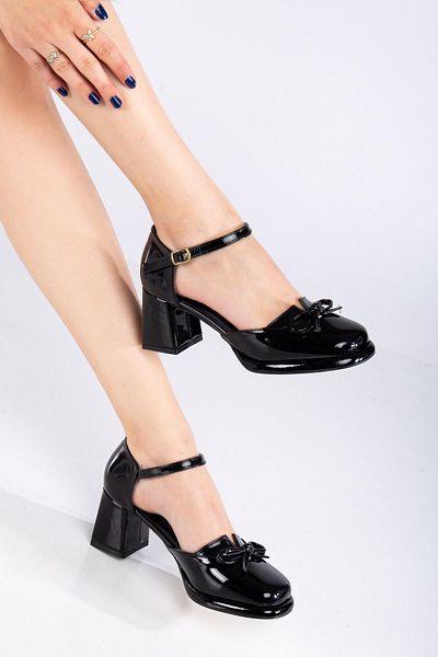 MaskButik Pantofi Sasha din piele lacuita cu toc negru