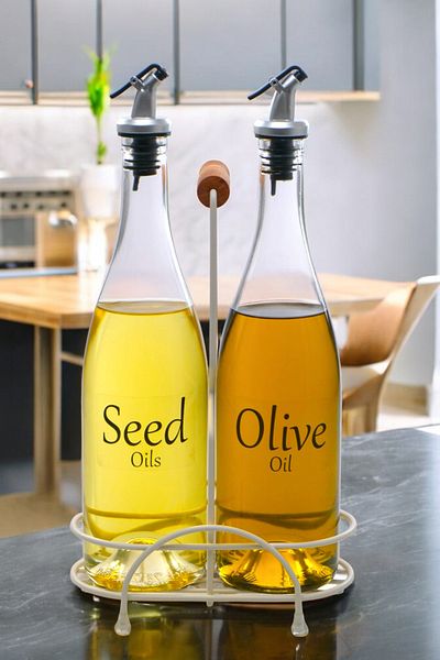Digithome Pure Cream Metal 2-Piece Oil Pot Set with Stand - Wooden Handle, Label, 750 ml Cys-16