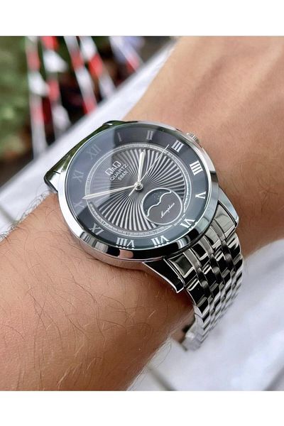 Q&Q Men's Metal Cord Wristwatch