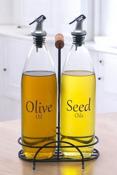 Digithome Aura Set of 2 Black Oil Pots with Wooden Handle - Metal Stand, Label, 1000ml Cys-19