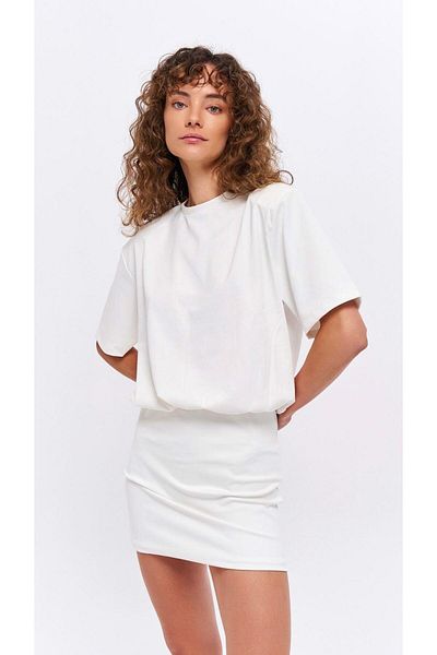 Quzu Mini rochie de bază cu mânecă scurtă - albă