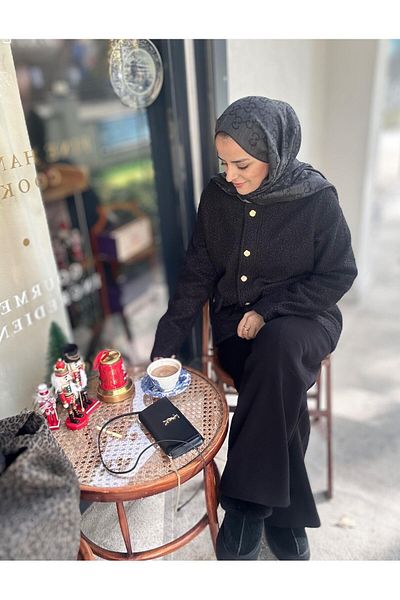 Aselim Hijap Moda سترة تيدي سوداء بتفاصيل ذهبية مقاس كبير، بدلة مزدوجة أنيقة وحديثة
