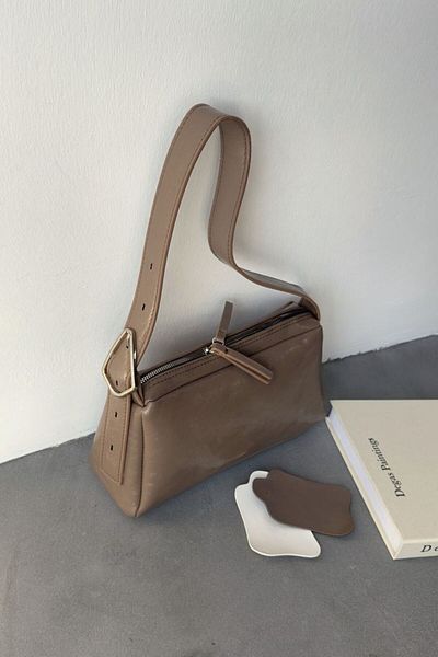 LEONAS Γυναικεία τσάντα χεριού και ώμου Triangle Buckle Maison Mink