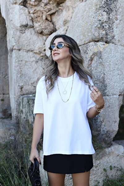 bytugcekaya Λευκό διακοσμητικό μπλουζάκι με λαιμόκοψη