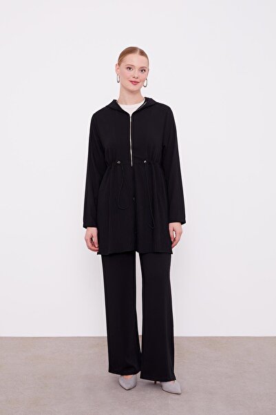 Levidor Double Suit with Pleated Detail