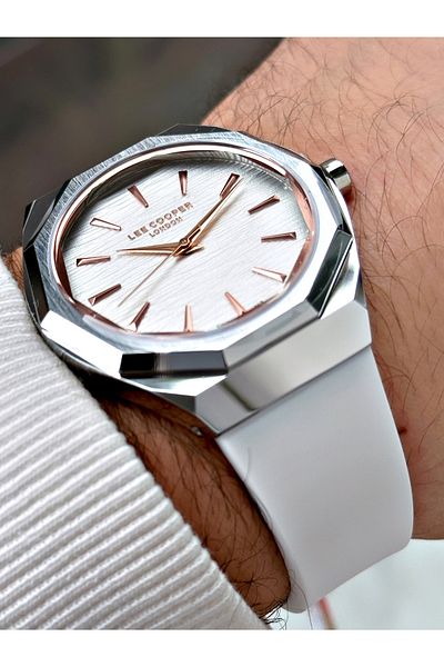 Lee Cooper 5 Atm Waterproof Special Design Men's Wristwatch - Silicone Cord