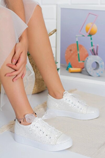 elvinshoes حذاء فستان الزفاف ذو النعل المنخفض اللامع