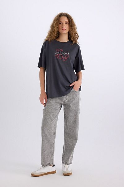 DeFacto Valentinstag Smileyworld Oversize-Kurzarm-T-Shirt mit Rundhalsausschnitt und Rundhalsausschnitt