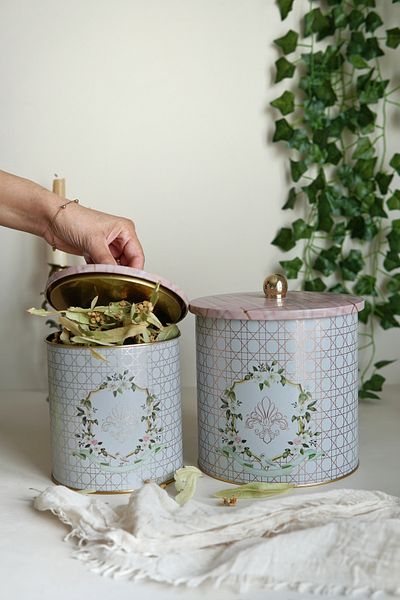 EVLE Set of 2 Rosy Patterned Metal Storage Containers - 2.1 Liter 4.1 Liter Erb48U7