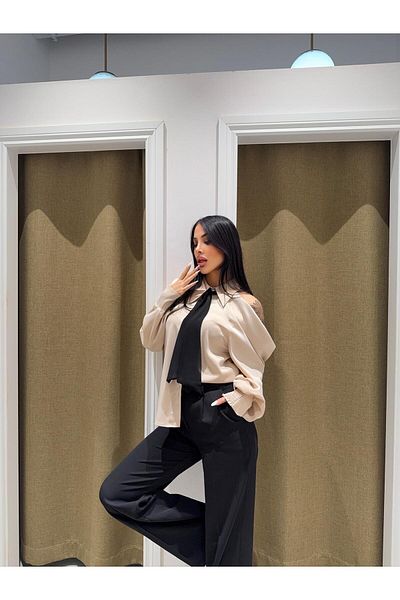 Serica Moda Μπεζ σατέν πουκάμισο με λεπτομέρεια ώμου