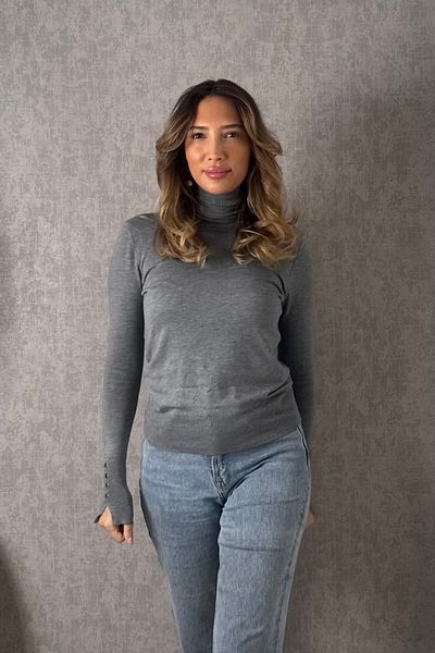 Mucios Turtleneck Sleeve Drop Sweater