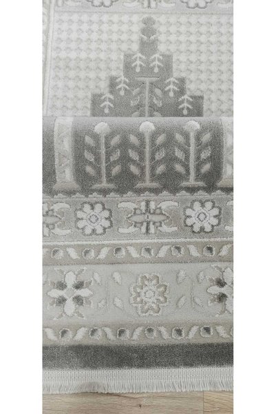 PIRLANTA EVVA CARPET SECCADE GLOSSY SOFT TEXTURED VELVET SURFACE 77x125 cm