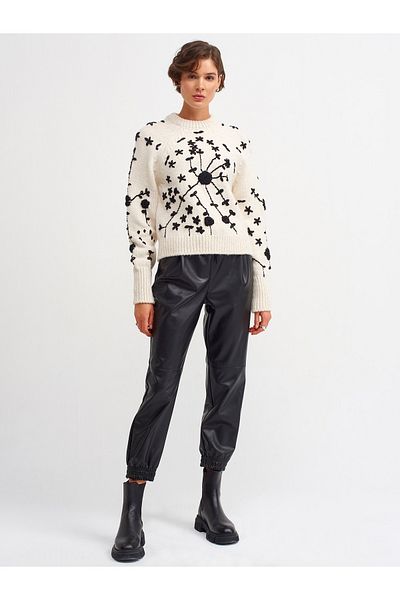 Dilvin 2699 Pulover cu decolteu rotund brodat de culoare ecru