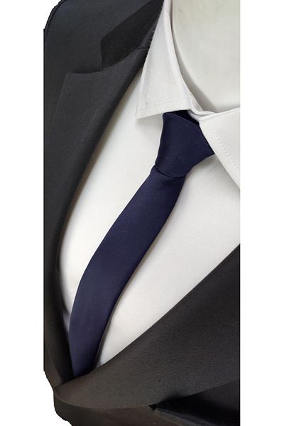 Elegante Cravatte Тъмносин цвят, изключително тънък калъп, специална тънка матова вратовръзка и джоб