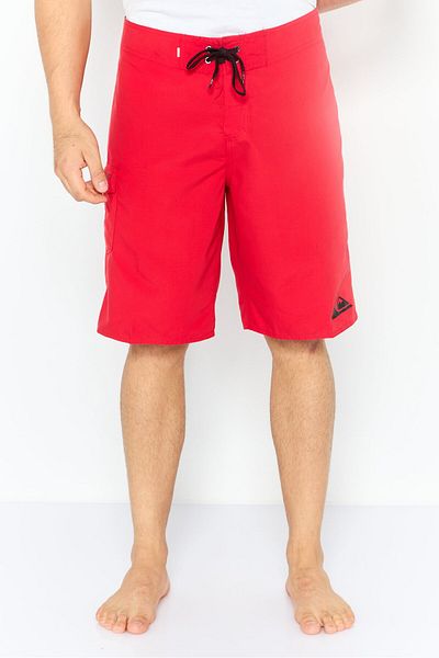 Quiksilver شورت سباحة رجالي سادة، أحمر