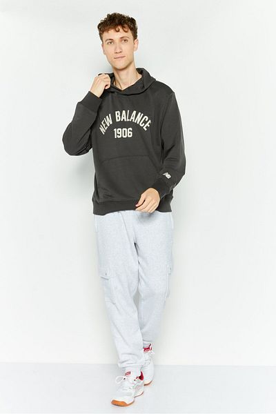 New Balance Men Relaxed Fit Long Sleeve Outdoor Hooded Sweatshirt, Grey