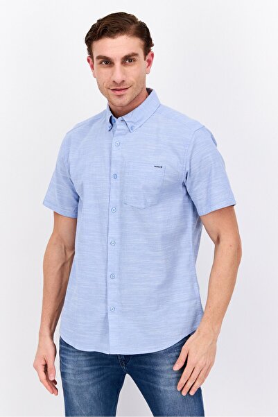 Hurley قميص رجالي كاجوال منقوش بأكمام قصيرة وقصة عادية، أزرق