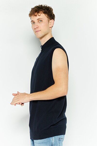 Lyle & Scott Men Mock Neck Textured Sleeveless Vest, Dark Navy