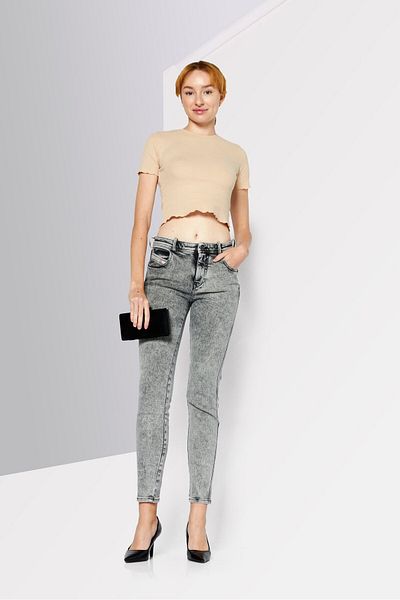Diesel Women Skinny Fit Washed Stretchable Jeans, Grey