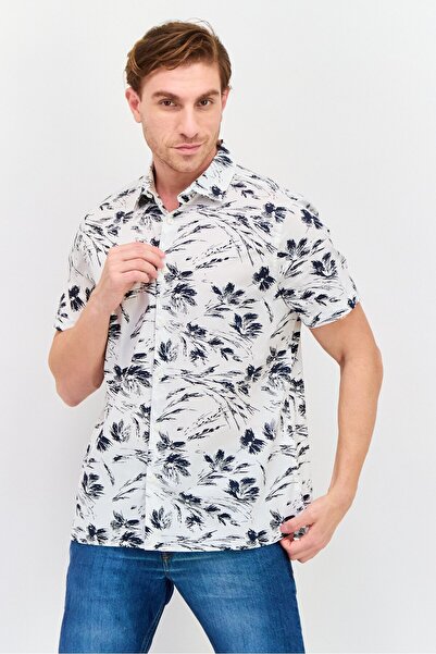 Perry Ellis قميص رجالي كاجوال بأكمام قصيرة وطباعة كاملة وقصة مطاطية، لون أبيض...