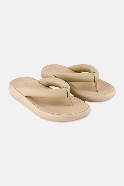 Fitflop Women Iqushion D-Luxe Padded Leather Slip On Sandals, Beige