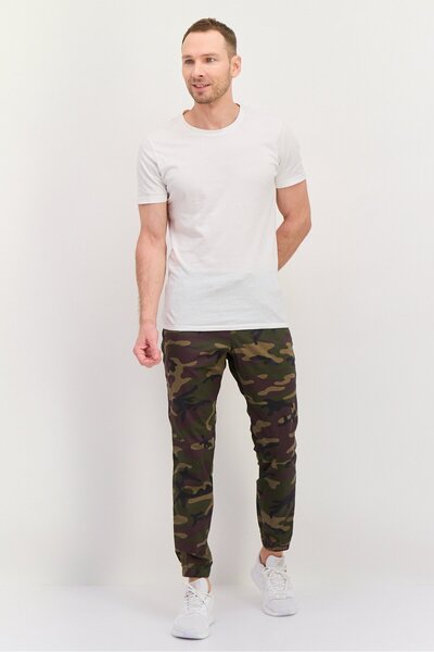 GAP Men Regular Fit Camouflage Jogger Pants, Olive Combo