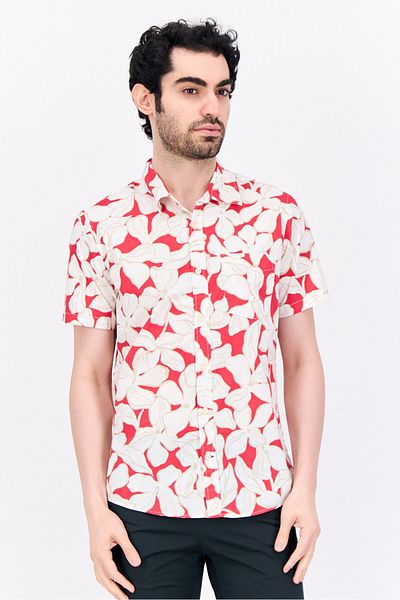 GAP قميص رجالي كاجوال بقصّة Slim Fit وطبعة زهور وأكمام قصيرة، أحمر