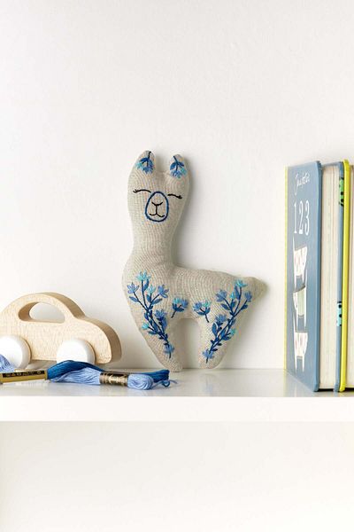 Anchor Alpaca Toy / Throw Pillow DIY Embroidery Kit 17X12Cm