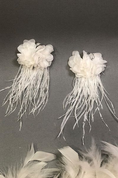 Hayalperest boncuk Feathered Flower Earrings