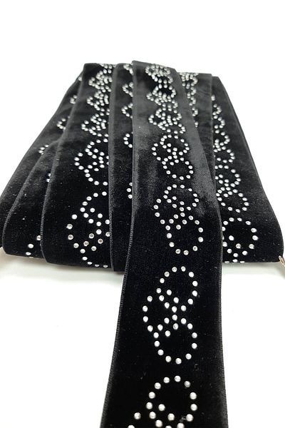 Hayalperest boncuk Black Velvet Strip with Stone Detail - Ring Pattern