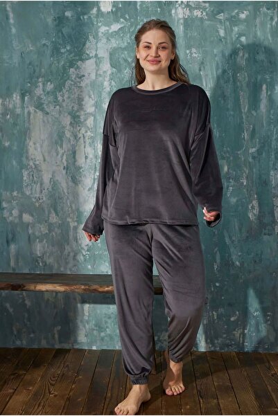 İpek Women's Long Sleeve Velvet Plus Size Pajama Set