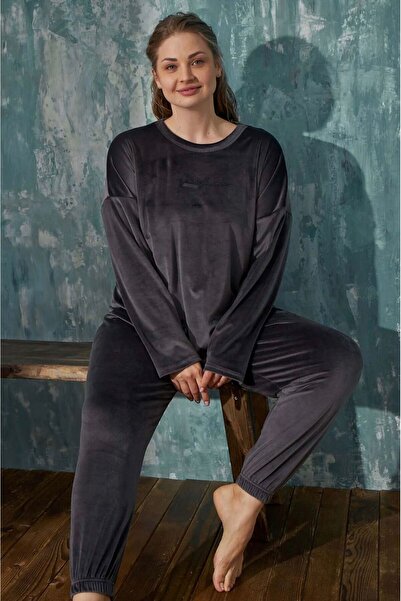 İpek Women's Long Sleeve Velvet Plus Size Pajama Set