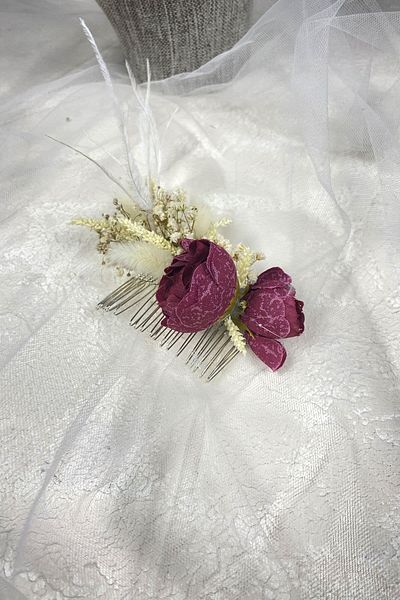 Hayalperest boncuk Accesoriu de păr festonat cu pene burgundy și flori Cipso
