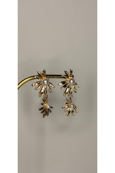 KAD COLLECTION Pearl Dangle Flower Earrings