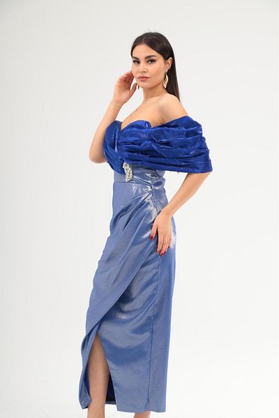 Robes Γυναικείο κολάρο Madonna Ασύμμετρη πλισέ και πέτρινη καρφίτσα Λεπτομερές κομψό βραδινό φόρεμα