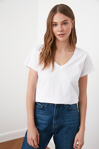 Devinka تي شيرت نسائي محبوك أساسي من Ecru برقبة على شكل حرف V