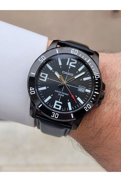 Casio ساعة يد رجالية باللون الأسود