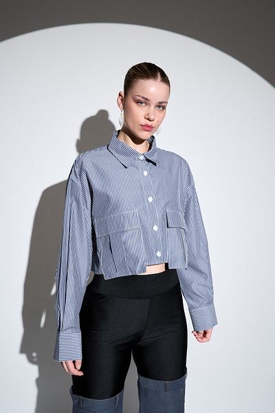 HANIQA Cămașă crop cu dungi, albastru-marin, cu buzunar mare - 44-50 |   4030