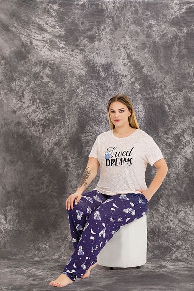 Lady بدلة بيجامة بيضاء بطبعة Sweet Dreams مع دمية دب كبيرة الحجم