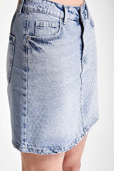 its basic Fusta de denim de culoare denim pentru femei T4S5-67 cu design cu pietre strălucitoare