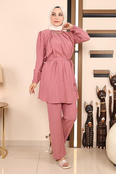 Moda Mihram Anzug mit Kettendetail