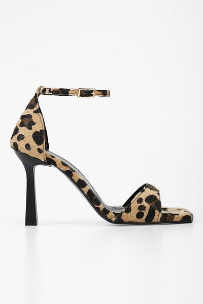Shoeberry Damskie buty na obcasie z futrzanym wzorem w panterkę Vinetta