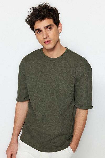Trendyol Collection Khakifarbenes, übergroßes/breit geschnittenes Basic-T-Shirt mit Rundhalsausschnitt