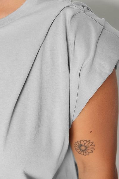 Trendyol Curve Graue Basic-Strickbluse aus 100 % Baumwolle mit Rundhalsausschnitt in Übergröße TBBSS23AF00053