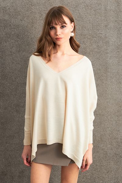 Cool & Sexy Women's Ecru V-Neck Loose Blouse Yv304