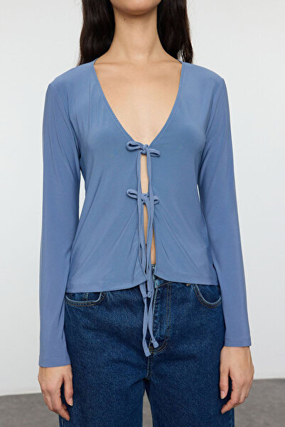 Trendyol Collection Bluză tricotată elastică Indigo, potrivită pentru corp, cu detaliu de legare cu croi obișnuit/normal TWOAW25BZ00254