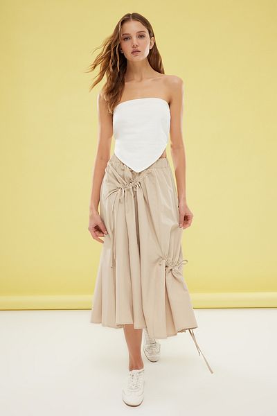 Trendyol Collection Khakifarbener Maxi-Rock aus Fallschirmstoff mit elastischem Bund TWOSS25ET00050